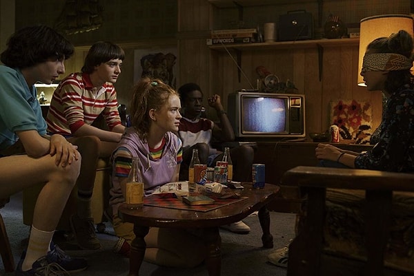 Вам обязательно нужно посмотреть сериал "Очень странные дела"!