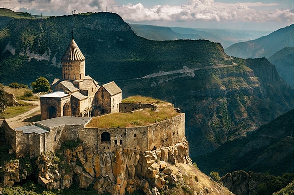 5. В какой части света находится Армения?