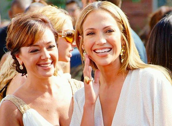 24. Jennifer Lopez ve Leah Remini