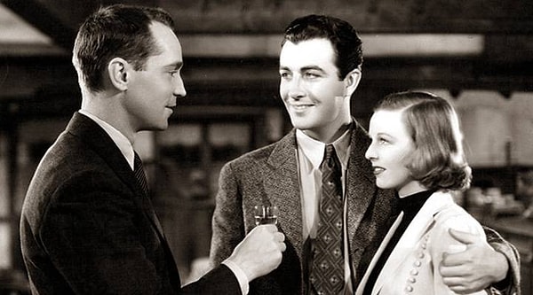 3. "Пока человек не сдается, он сильнее своей..." Эрих Мария Ремарк "Три товарища"