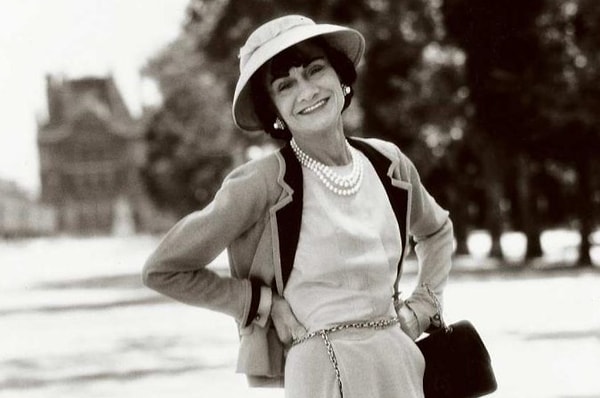 2. "Если ты рождён без крыльев, не мешай им..." Анри Гидель "Коко Шанель"