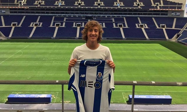 38. Fábio Silva