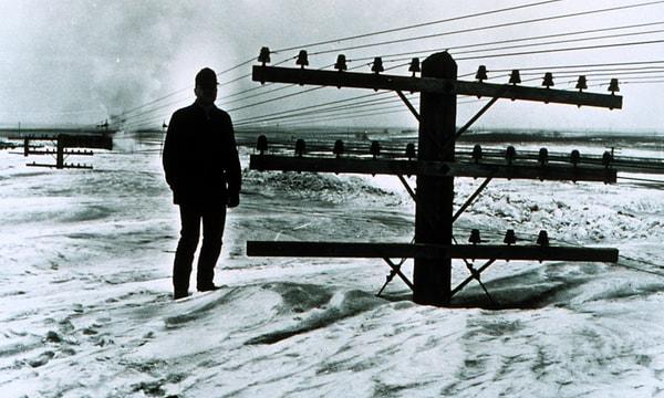 3. 1972 yılında İran'da çok şiddetli bir kar fırtınası yaşandı hatta tek bir kişinin dahi kurtulamadığı köyler oldu. Bu korkunç fırtına sırasında kar 8 metreye kadar yükselmişti.