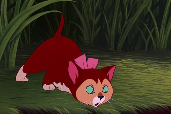 4. Как звали котенка Алисы из «Алиса в стране чудес»?