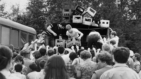 24. Очередь за водкой 👇