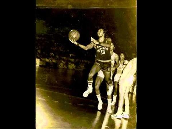 1977 - Türkiye Basketbol genç millî takımı Avrupa şampiyonu oldu.