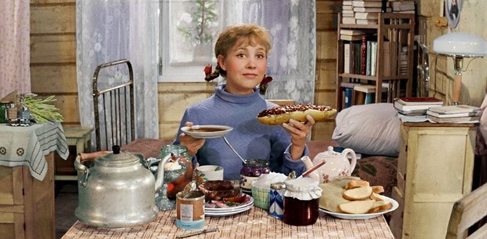 Тест: Даже ребенок, который видел эти известные советские комедии, вспомнит фильм, увидев только фото еды