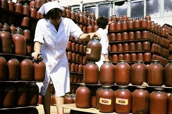 14. Советские соки в трехлитровых банках