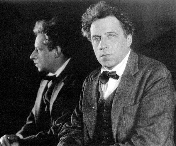 12. Кто является создателем актерской системы, получившей название "биомеханика"?