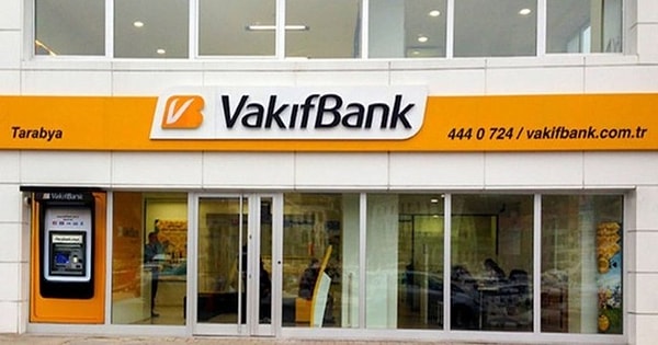 Vakıfbank da konut kredisi faizini %1,49'dan %0,99'a çekti.