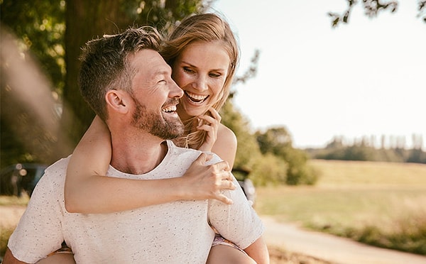 7. Он её ... муж!