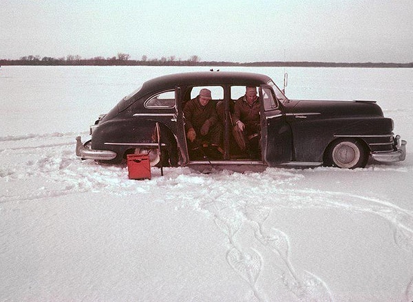 4. Зимняя рыбалка в Мичигане, 1955 год.