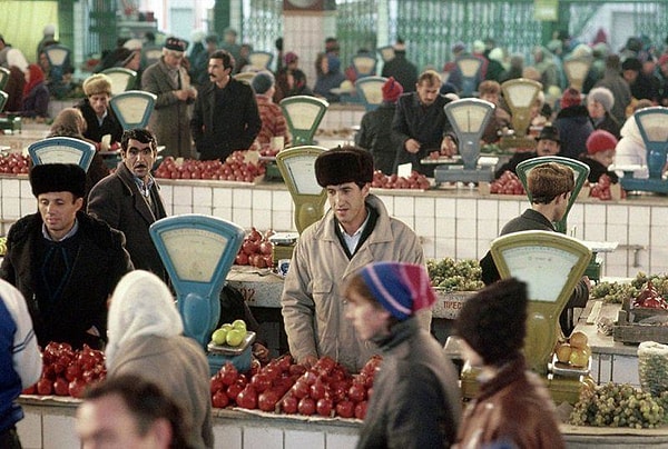 9. Продуктовый рынок в Калуге, 1991 год.