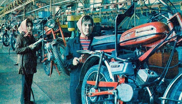 23. Выпуск мопедов во Львове, 1983 год.