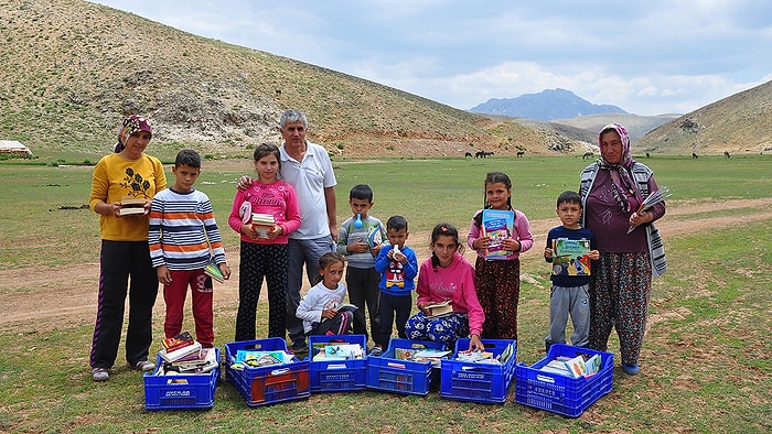 Toros Yaylalarına Binlerce Kitap Taşıyorlar: 'Çocuklarımızı Bilimle, Sanatla Aydınlatmaya Çalışıyoruz'