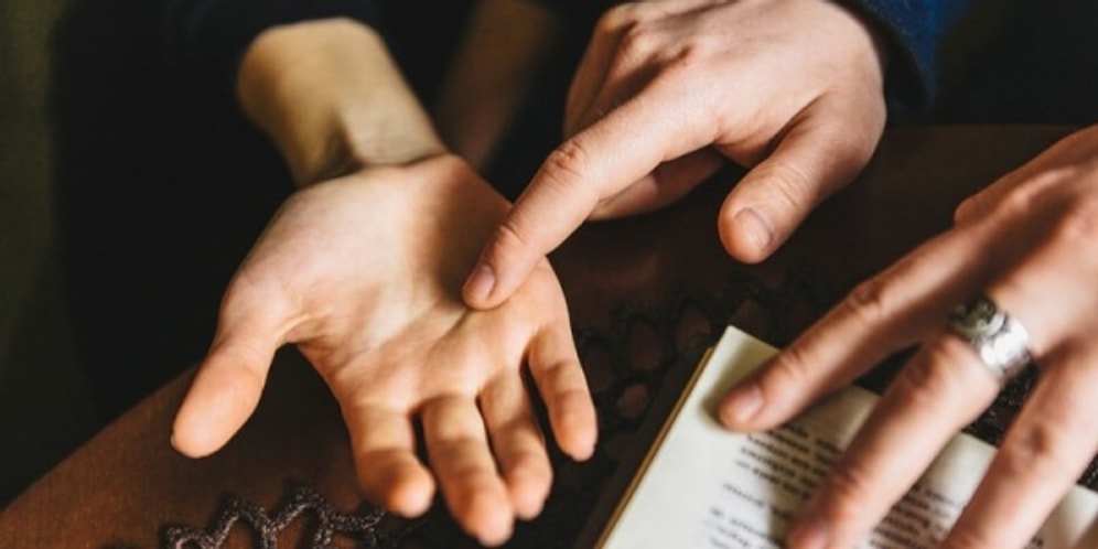 El Falına Göre Hayatını Değiştirecek Kişinin Adını Söylüyoruz!