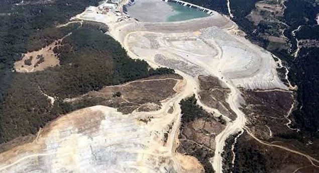 Çanakkale'nin tek içme ve kullanma suyu kaynağı olan Atikhisar Havzası'nda Kanadalı şirket Alamos Gold'un yerli taşeronu olan Doğu Biga Madencilik bir ağaç katliamına imza atmıştı.