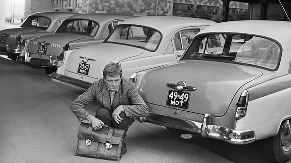 4. Как называлась первая работа Эмиля Брагинского и Эльдара Рязанова?