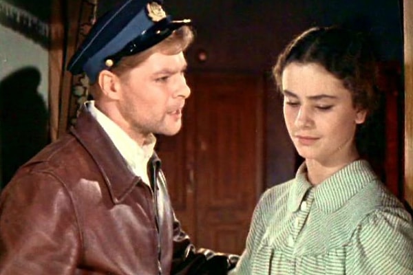 2. Кто снял телесериал «Два капитана» 1976 года?