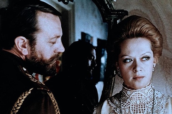 7. Кто сыграл Распутина в фильме Элема Климова "Агония"?