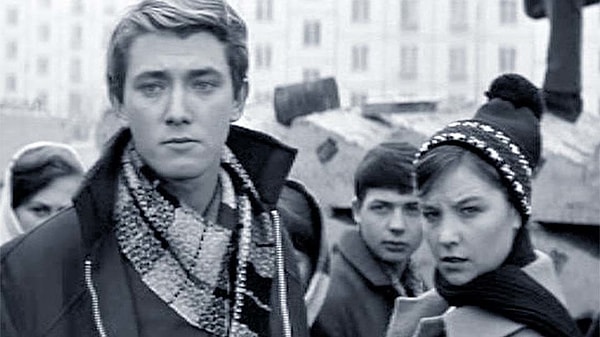 8. Какой день недели называют первым в фильме «Доживём до понедельника»?