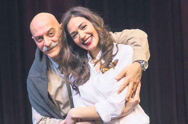 10. Onlar kamera karşısına çıkmadı ama aynı sahneyi paylaştı. Özge Borak'ın babası Selim Borak bir müzikal sanatçısı ve aynı zamanda da dizi oyuncusu. Baba-kız birçok müzikalde birliktelerdi.