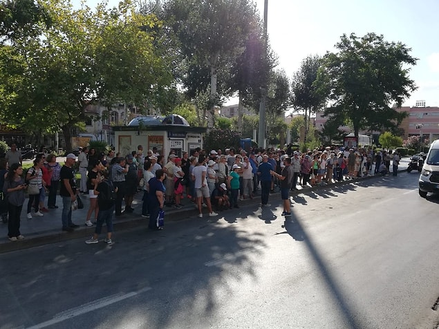 Çanakkale kent merkezinden de yüzlerce vatandaş, buluşmanın yapılacağı yere sabah saatlerinde hareket etti.