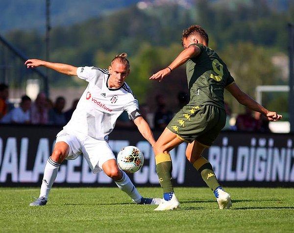Karşılaşmanın ilk yarısını Brescia, 45. dakikada Alfredo Donnarumma'nın kaydettiği golle 1-0 önde tamamladı.