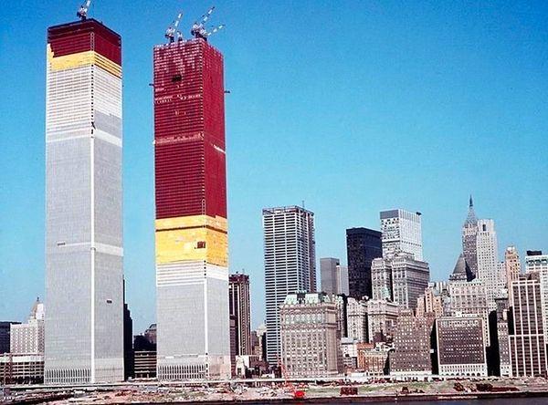 2. 11 Eylül 2001'de saldırıya uğrayan İkiz Kuleler, 1971'de inşa edilirken...