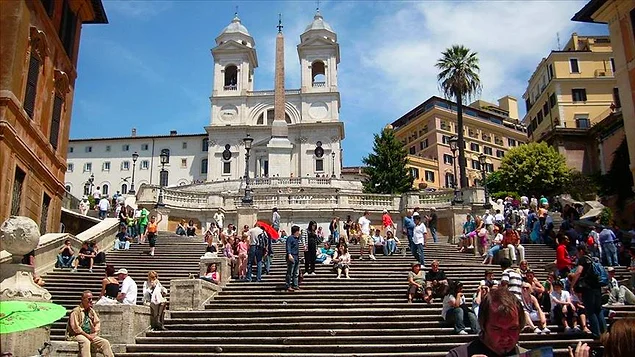 Cezası 160 Euro'dan Başlıyor: Roma'da İspanyol Merdivenleri'ne OturmakArtık Yasak - onedio.com