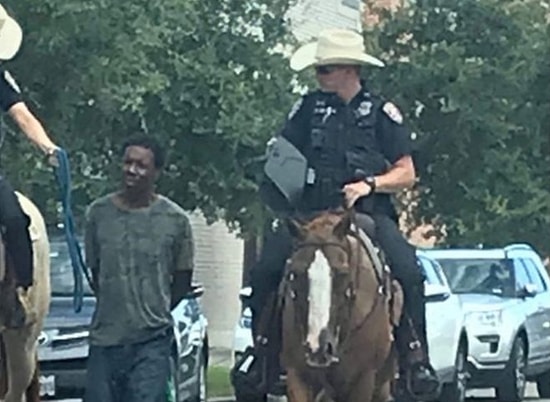 Teksas Polisi Özür Diledi: Kölelik Dönemini Hatırlatan Utanç Fotoğrafı