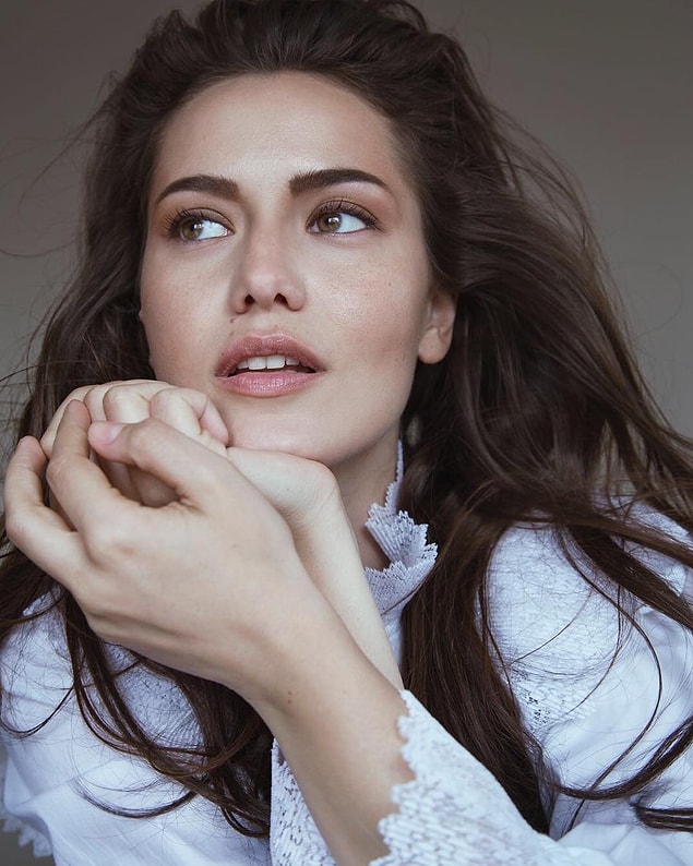 Fahriye Evcen şüphesiz ki Türkiye'nin en güzel kadınlarından biri.
