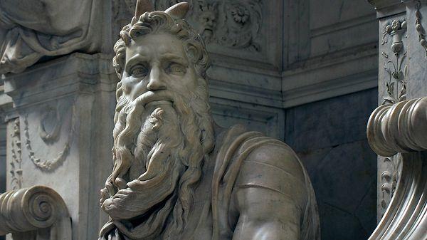9. Michelangelo'nun meşhur Musa eserinde boynuzların hikayesini biliyor musunuz?
