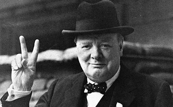 11. Winston Churchill bir dans sırasında kadınlar için ayrılan giyinme odasında doğmuştur.