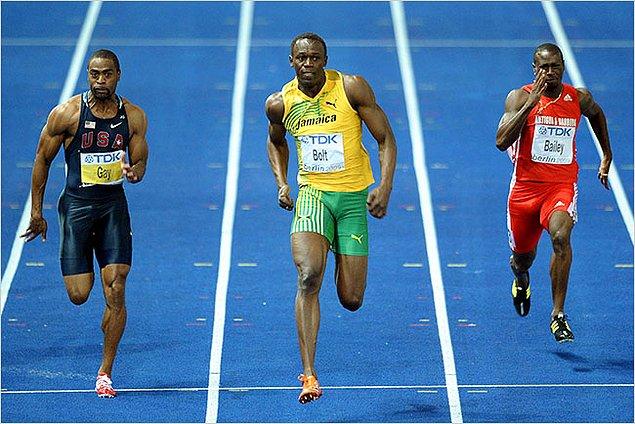 2009 - Jamaikalı atlet Usain Bolt, Berlin'de 2009 IAAF Dünya Atletizm Şampiyonası'nda 100 metrede 9.58 ile dünya rekoru kırdı.