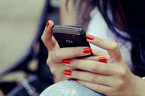 2. Допустим, у вас было свидание с человеком, который вам очень нравится. И, как казалось вам, ему тоже все пришлось по душе. Вот только он обещал позвонить, но телефон уже неделю молчит. Что будете делать?