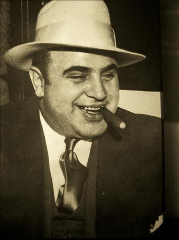Çoğunuzun ismini duyduğu Al Capone da bu yolla zengin olmuş isimlerden biri.