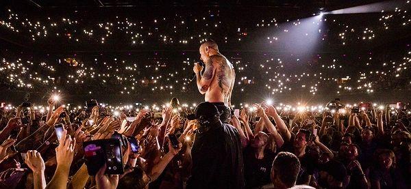 8. Türkiye'deki hayranlarının şarkılarına hakimiyeti ile büyülenmiş Linkin Park 19 Temmuz 2009'da İstanbul'da konser vermişti.