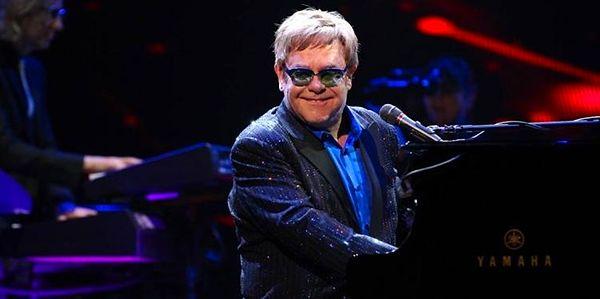 18. Çılgın tarzı ile bilinen Elton John 2011 yılında hem İstanbul'da hem de Ankara'da verdiği konserleriyle sevenlerini mutlu etmişti.
