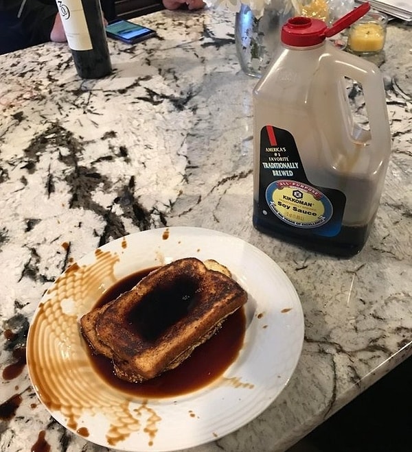 28. Вот что бывает, когда день начинается не с кофе, а с соевого соуса 😁