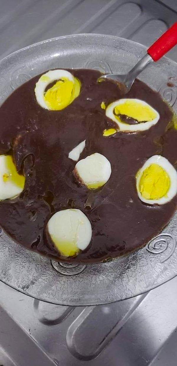 3. Çikolatalı puding dediğin haşlanmış yumurta olmadan olmaz zaten!