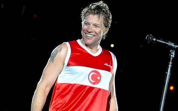 20. 13 Eylül 1993 yılında ülkemizde ağırladığımız Bon Jovi 2011 yılında tekrar gelerek dinleyenlerini mest etmişti.
