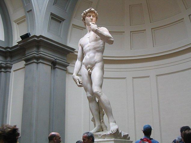 7. Michelangelo'nun sanat tarihinde özel bir yeri olan Davut heykeli başyapıt, bunu kabul ediyoruz fakat ardındaki detay hayli ilginç.