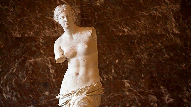 4. Bundan 1900 yıl önce Antakyalı Alexandros, Venüs de Milo heykelini yarattı. Bugün bu heykel Paris, Louvre Müzesi'nde.