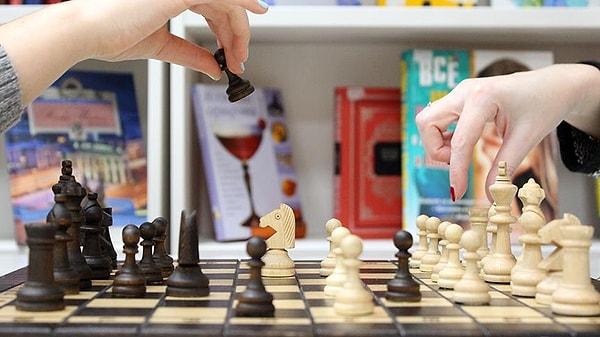 "Her yaştan gruptan çocukları satrançlar buluşturuyoruz"
