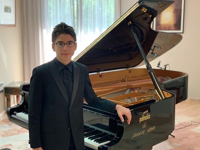 13 Yaşındaki Tarık Kaan Alkan, Uluslararası Piyano Yarışmasında Birinci Oldu