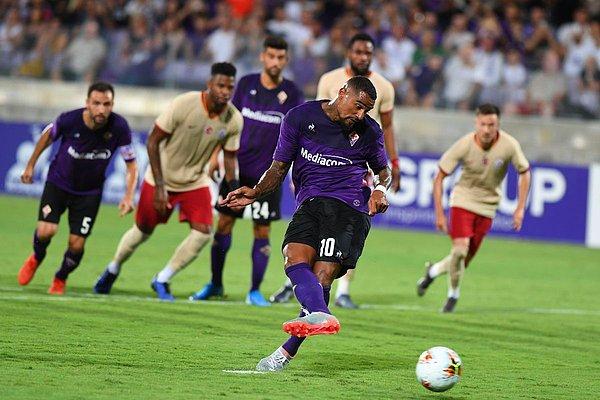 42. dakikada Martin Linnes'in ceza sahası içinde yaptığı faul penaltıya sebebiyet verdi. Topun başına geçen Kevin-Prince Boateng, Fiorentina'yı 1-0 öne geçirdi.