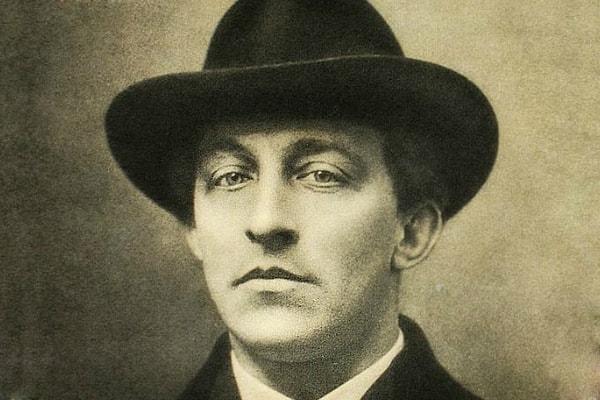 8. Поэму "Двенадцать" написал Александр Блок?