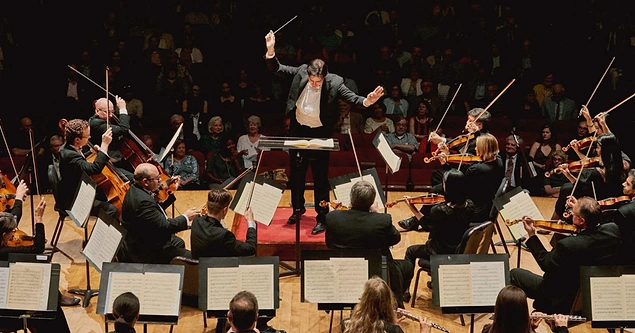 Araştırma daha az zeki kimselerin karmaşık orkestra müzikleri yerine sözlü şarkıları tercih ettiğini gösterdi.