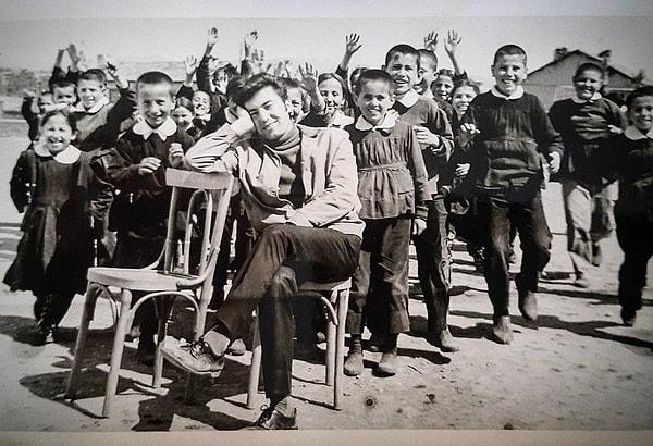 22. Çamlıca Köyü İlkokulu'nun öğretmen ve öğrencileri (öğrencilerin ilk fotoğrafı), Kütahya, 1974.